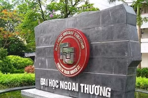 Đại học Ngoại thương chi hơn 13,7 tỷ đồng lắp đặt thiết bị và nội thất thư viện. 