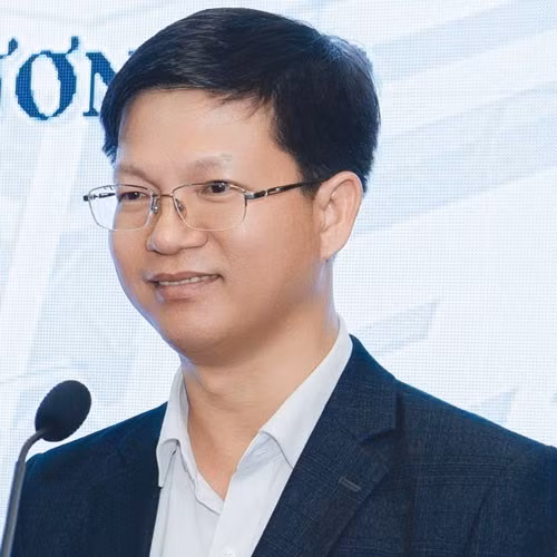 phan-dinh-vinh-giam-doc-searee-kiem-pho-tgd-searefico-ec.jpg
