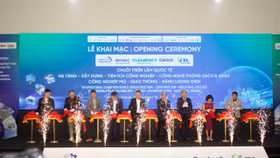Các đại biểu tham dự cắt băng khai mạc chuỗi triển lãm quốc tế Viet Industry - Contech 2026 diễn ra từ ngày 16-18/9/2026, tại Hà Nội
