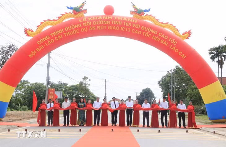 khanh-thanh-cong-trinh-duong-noi-cao-toc-noi-bai-lao-cai-chao-mung-dai-hoi-dang-bo-tinh-8300197-1.jpg