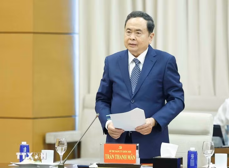 ttxvn-doan-kiem-tra-giam-sat-so-10-cua-bo-chinh-tri-ban-bi-thu-thong-qua-du-thao-bao-cao-voi-ban-thuong-vu-dang-uy-quoc-hoi6-1774962713383-1774962713675289319938.jpg