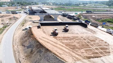 Nút giao QL14B với cao tốc Đà Nẵng - Quảng Ngãi là một trong những dự án hấp thụ tốt nguồn vốn đầu tư công. Ảnh: Vĩnh Nhân