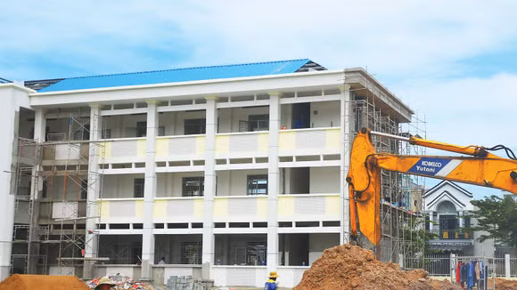 Gói thầu số 1 thuộc Dự án Xây dựng mới nhà lớp học 16 phòng (4 tầng) Trường THCS Nguyễn Tất Thành tại xã Đức Lập (tỉnh Lâm Đồng) đã chọn được nhà thầu. Ảnh: Tiên Giang