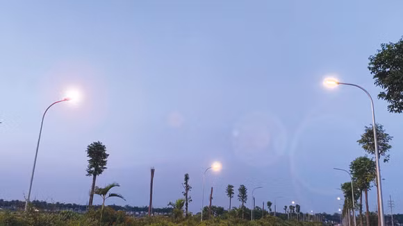 Gói thầu Thi công xây dựng phần điện chiếu sáng thuộc Dự án Liên kết vùng miền Trung tỉnh Quảng Nam có giá 41,216 tỷ đồng, thu hút 4 nhà thầu tham dự. Ảnh minh họa: Tiên Giang